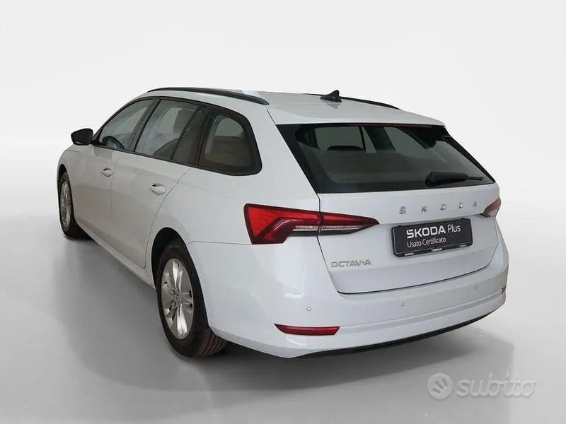 Skoda Octavia 2023 photo 4