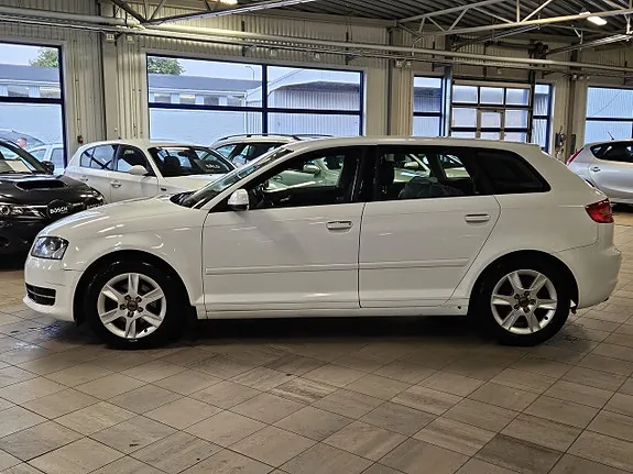 Audi A3 2012 photo 2