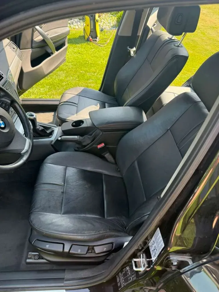 BMW X3 2010 photo 2