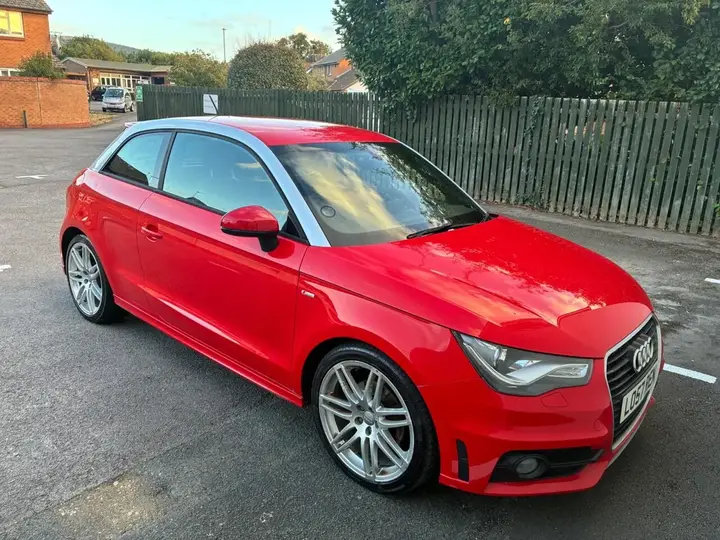 Audi A1 2011 photo 2