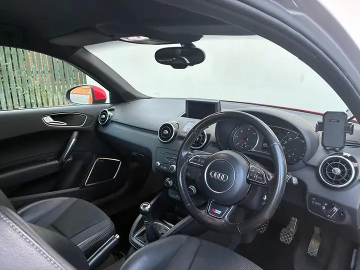 Audi A1 2011 photo 4