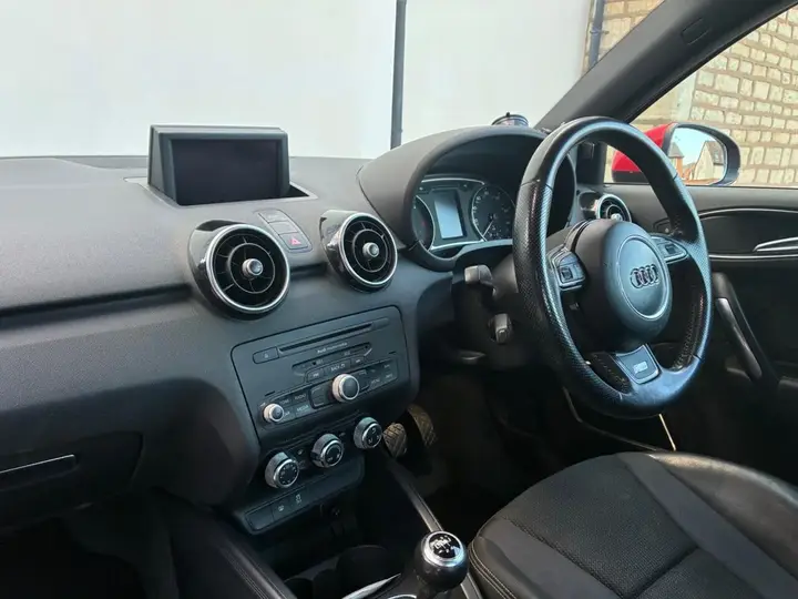 Audi A1 2011 photo 3