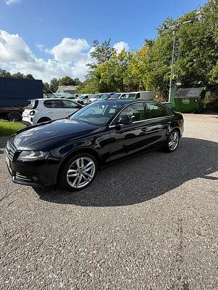 Audi A4 2008 photo 2