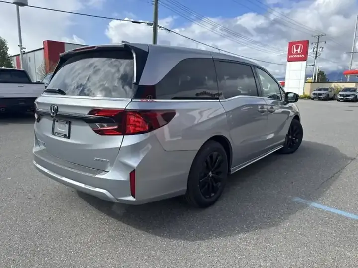 Honda Odyssey 2025 photo 4