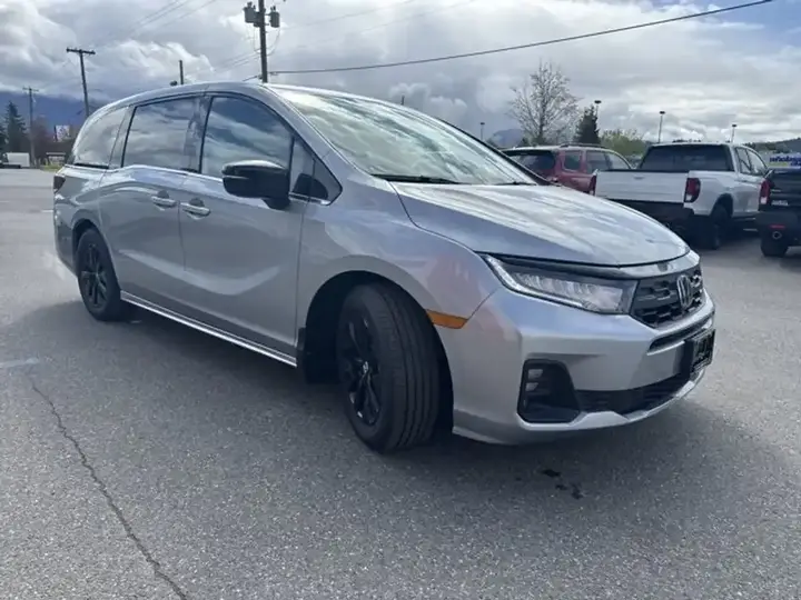 Honda Odyssey 2025 photo 3