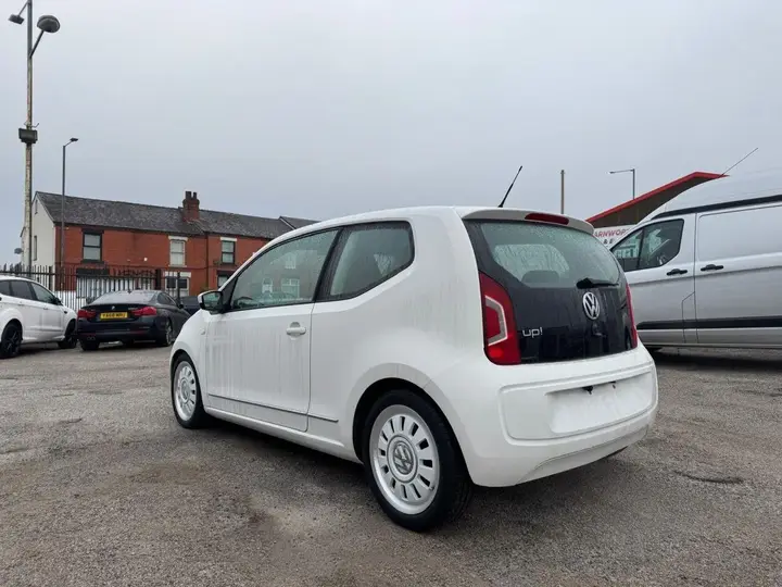 Volkswagen Up 2013 photo 2