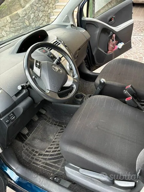 Toyota Yaris 2006 photo 3