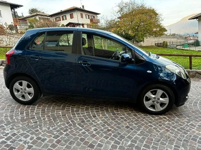 Toyota Yaris 2006 photo 4