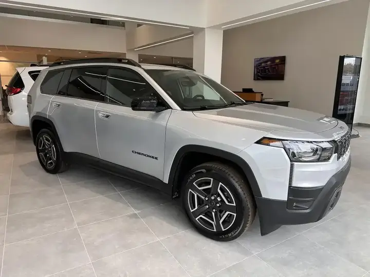 Jeep Cherokee 2026 photo 2