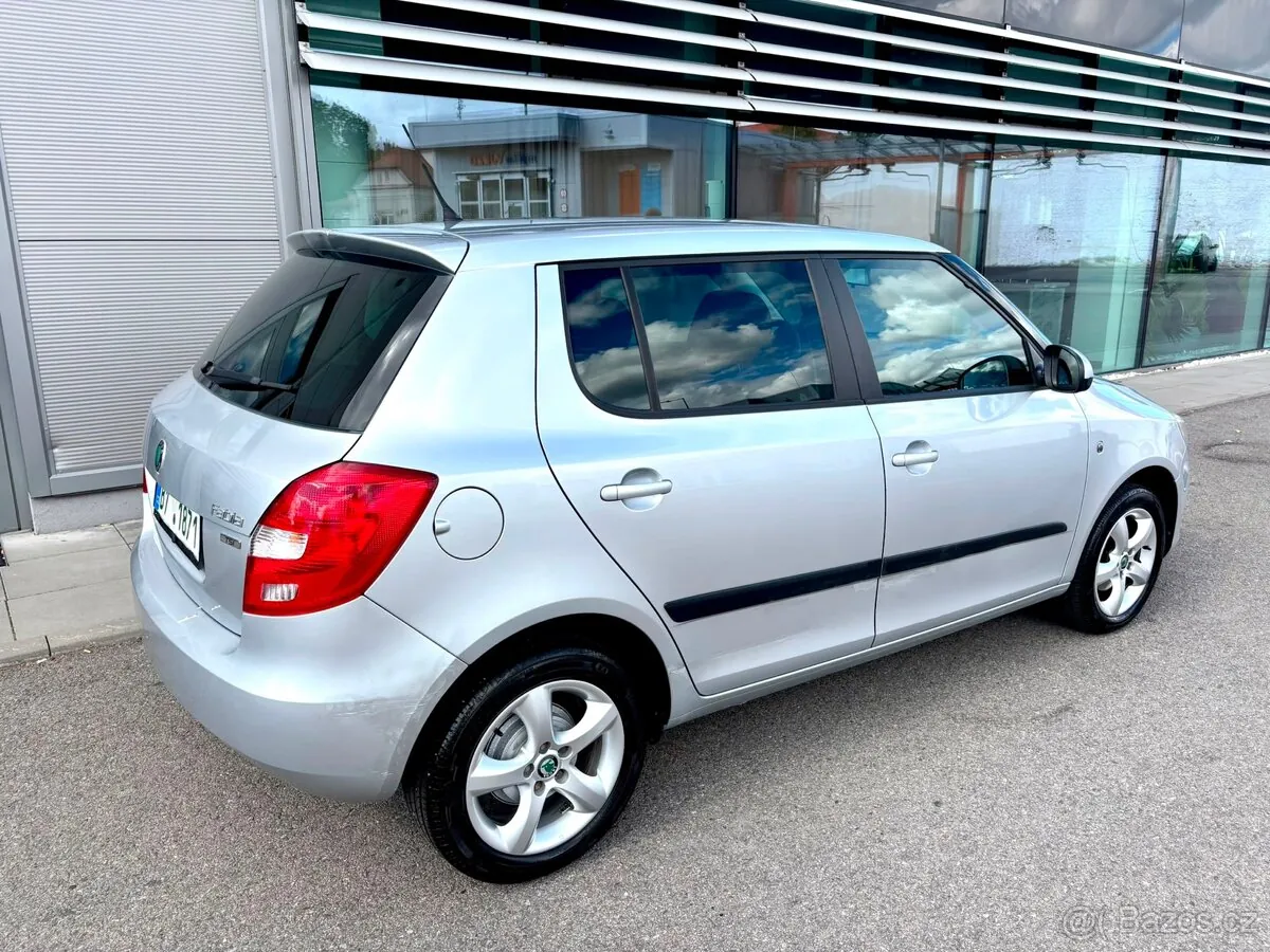 Skoda Fabia 2013 photo 4
