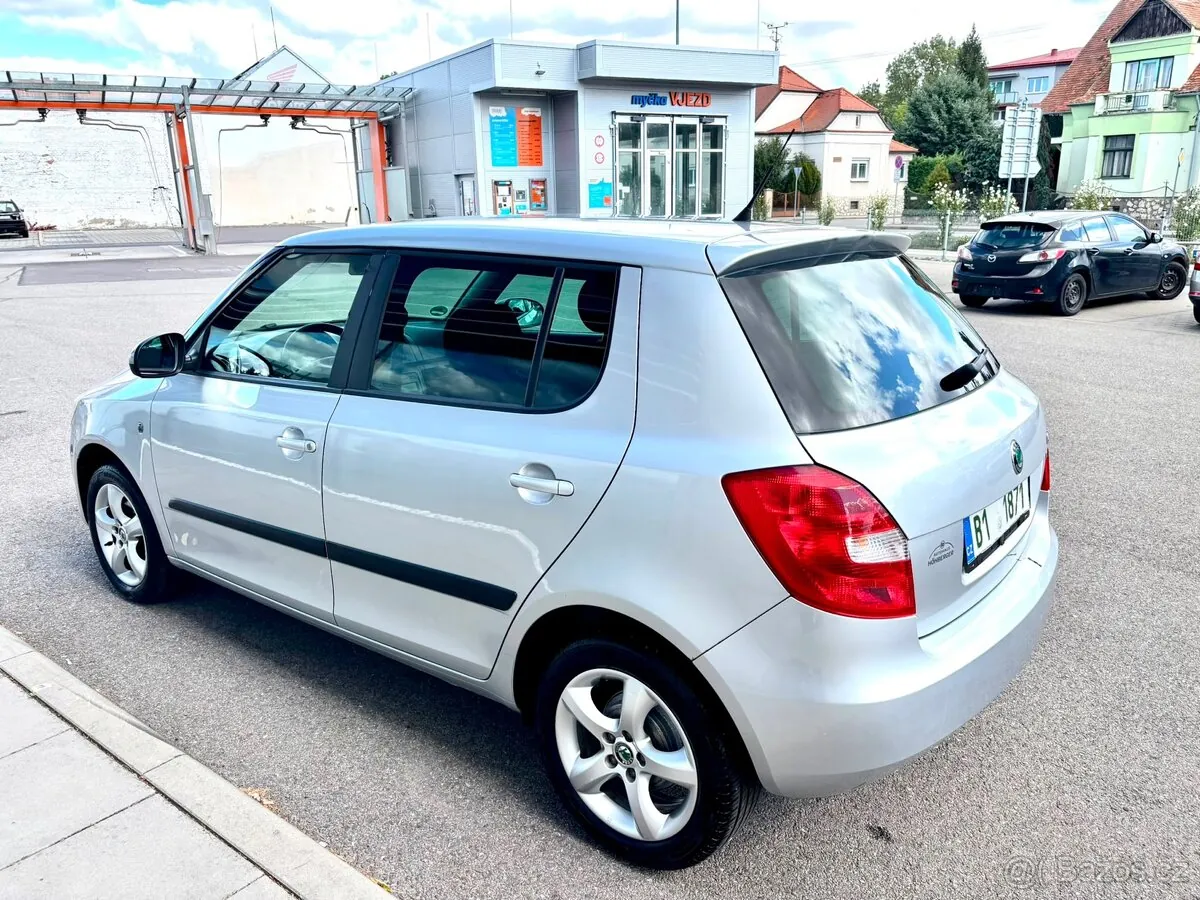 Skoda Fabia 2013 photo 3