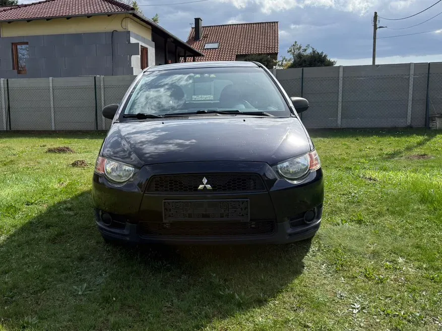 Mitsubishi Colt 2012 photo 2