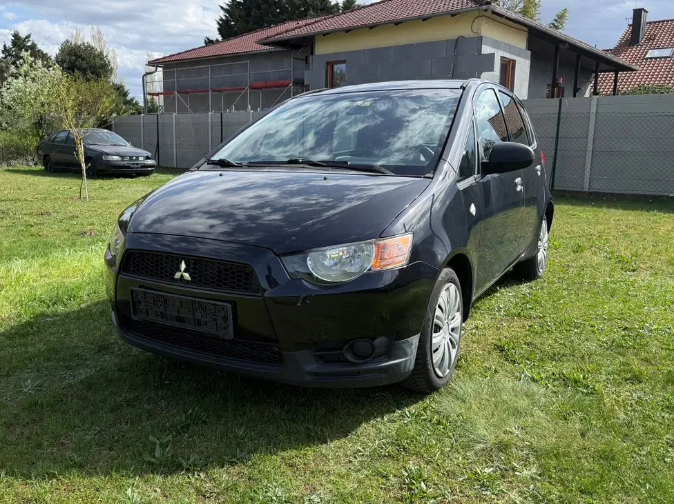 Mitsubishi Colt 2012 photo 3