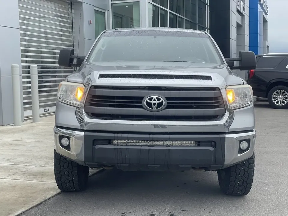 Toyota Tundra 2015 photo 2