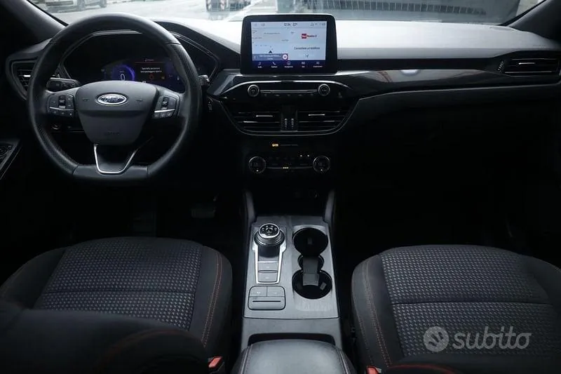 Ford Kuga 2022 photo 2