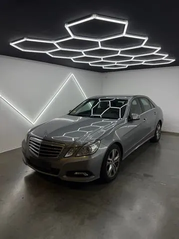 Mercedes-Benz E220