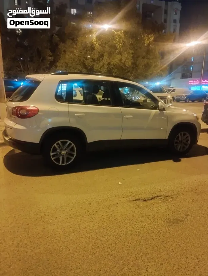 Volkswagen Tiguan 2011 photo 2