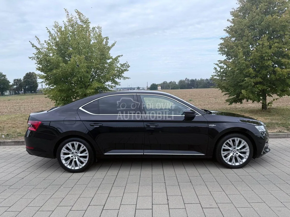 Skoda Superb 2023 photo 2