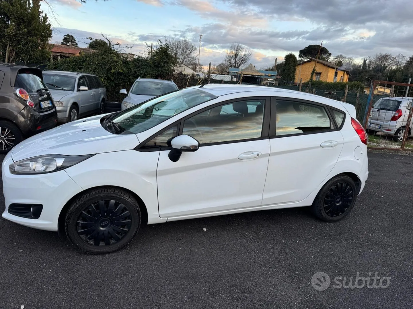 Ford Fiesta 2016 photo 2