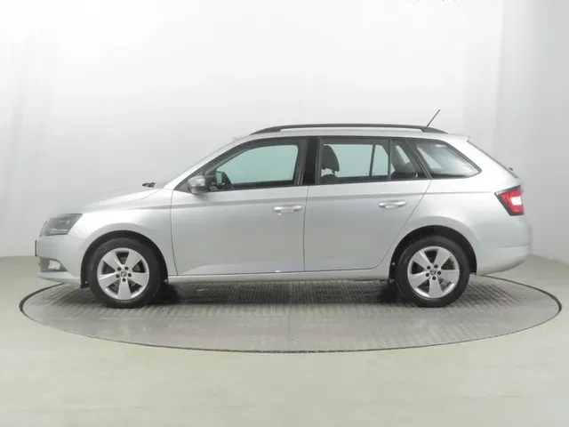 Skoda Fabia Combi 2017 photo 2