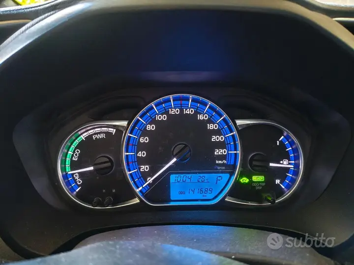 Toyota Yaris 2017 photo 5