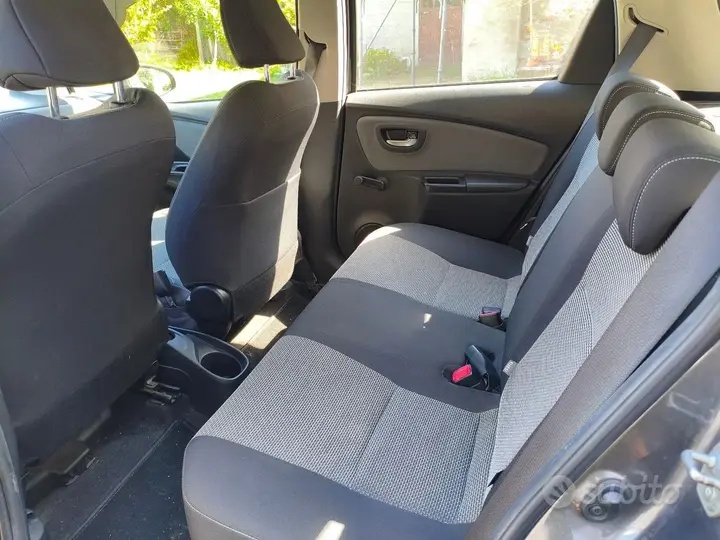 Toyota Yaris 2017 photo 4