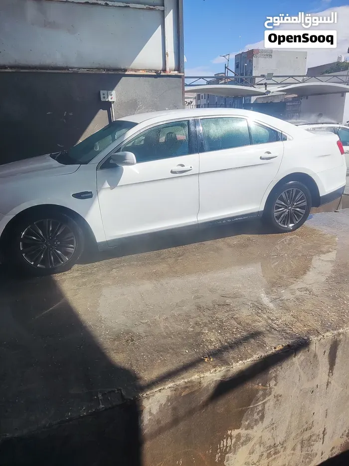 Ford Taurus 2014 photo 4