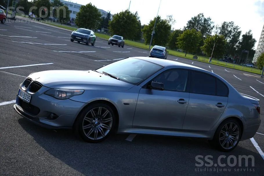 BMW E60 2006 photo 3