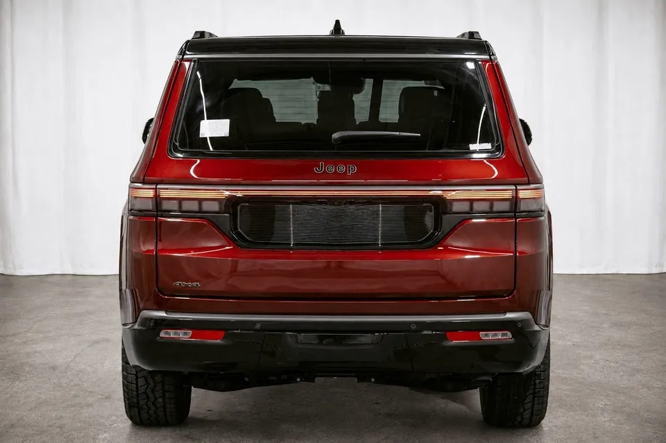 Jeep Grand Wagoneer 2026 photo 5
