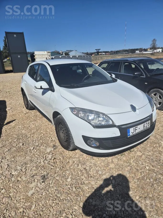Renault Megane 2013 photo 2