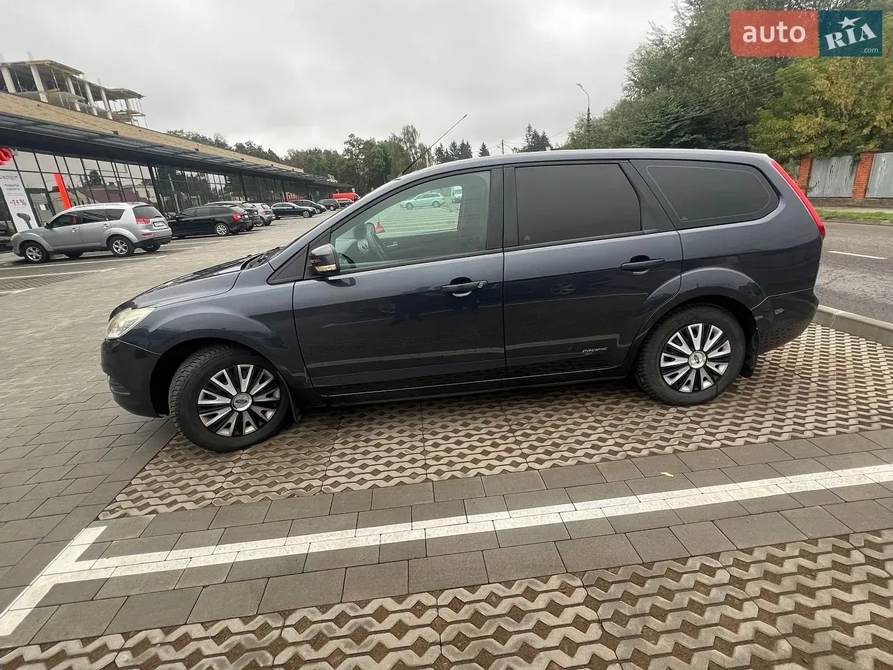 Ford Focus 2009 photo 2
