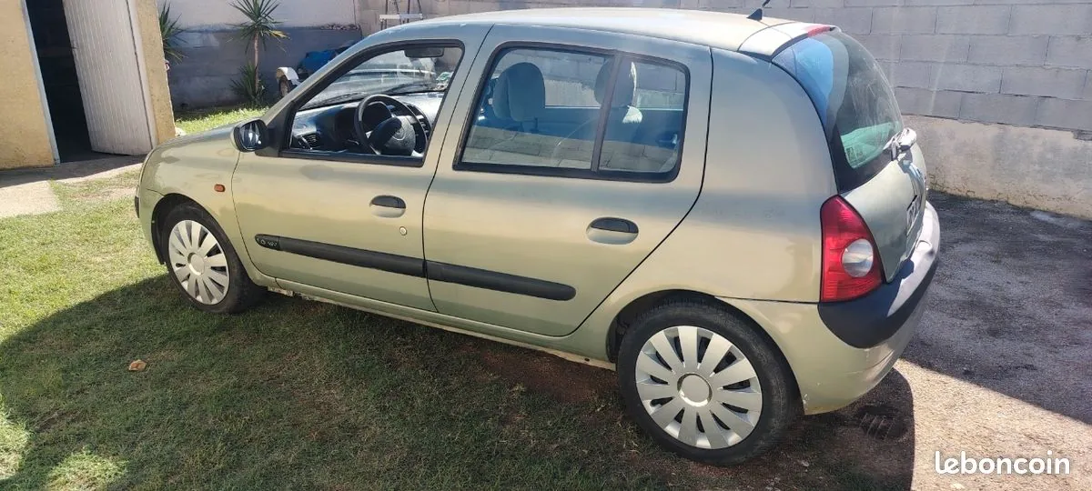 Renault Clio 2001 photo 3