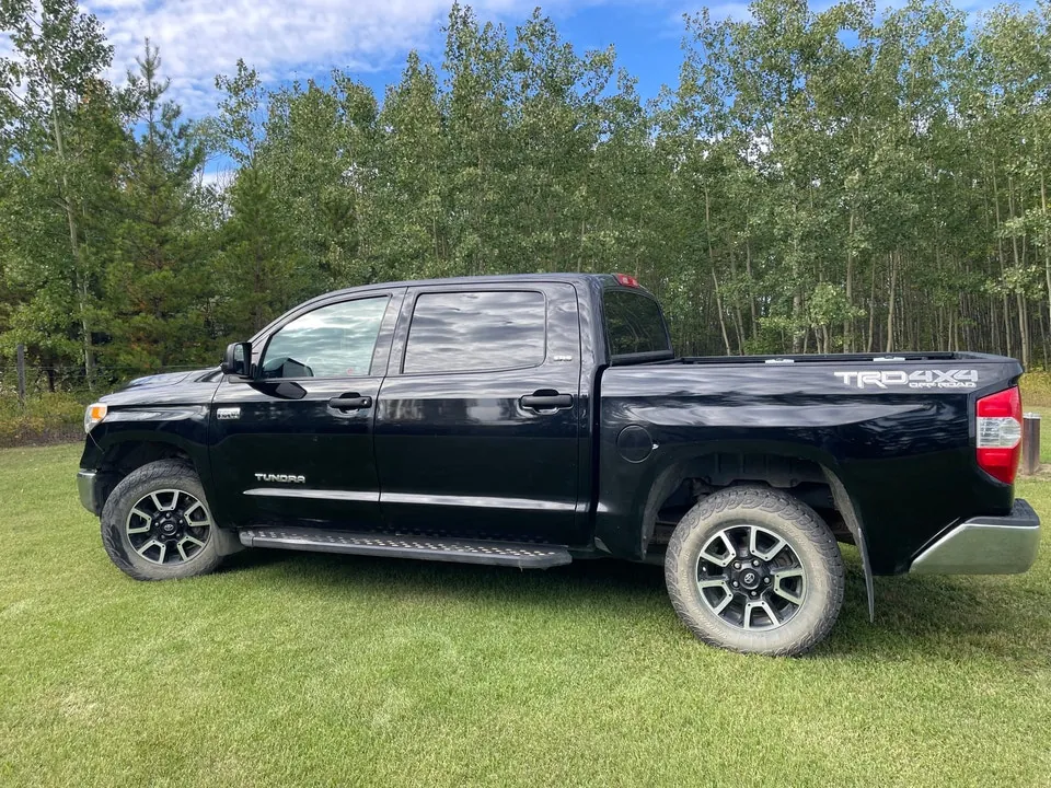 Toyota Tundra 2017 photo 2