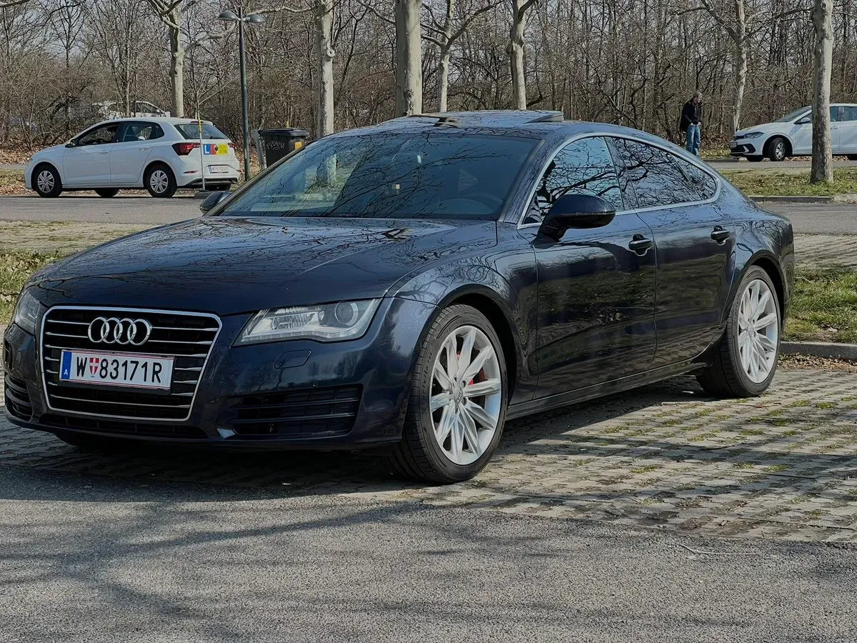 Audi A7 2010 photo 2