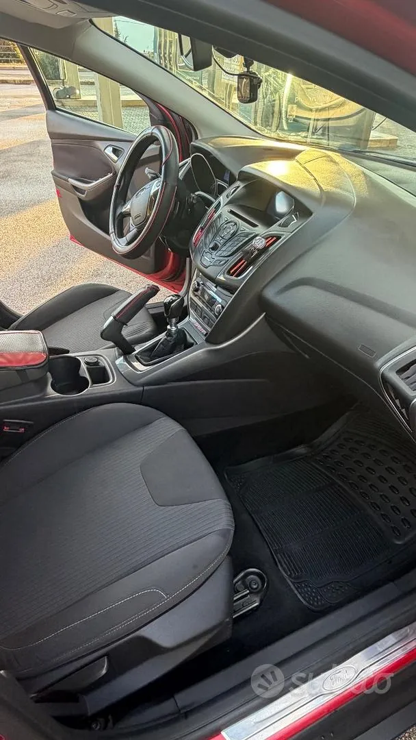 Ford Focus 2014 photo 3