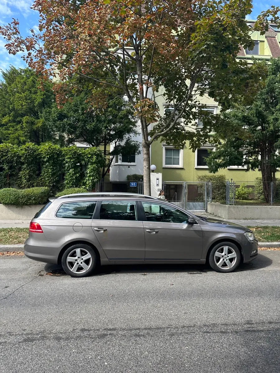 Volkswagen Passat 2011 photo 3