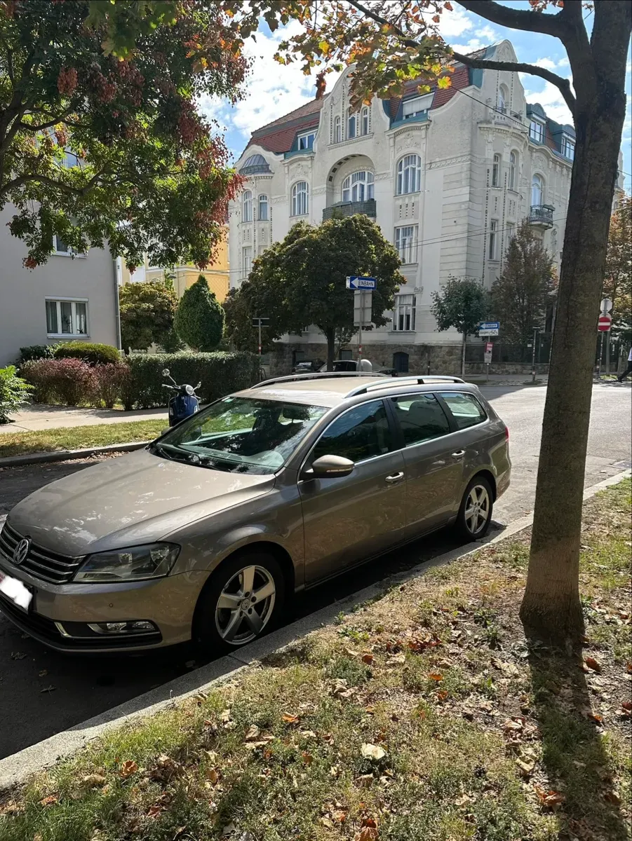 Volkswagen Passat 2011 photo 2