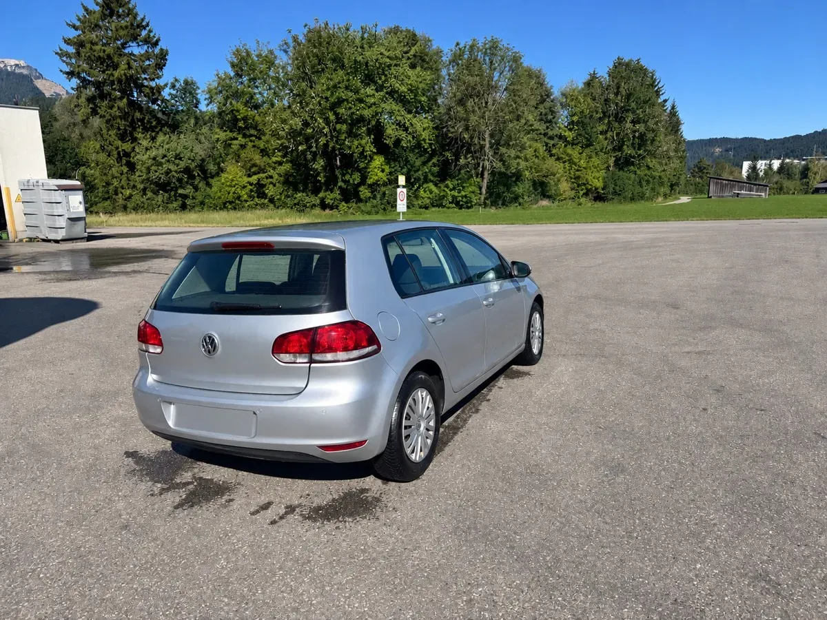 Volkswagen Golf 2010 photo 3