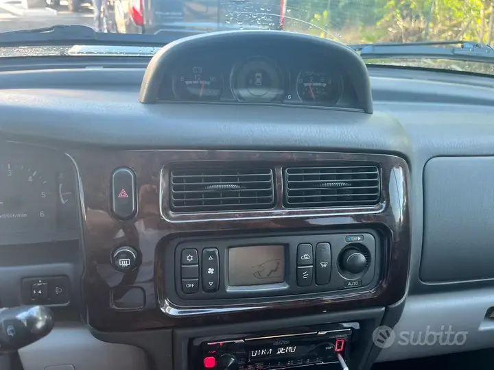 Mitsubishi Pajero Sport 2004 photo 4