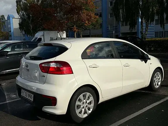 Kia Rio 2015 photo 2