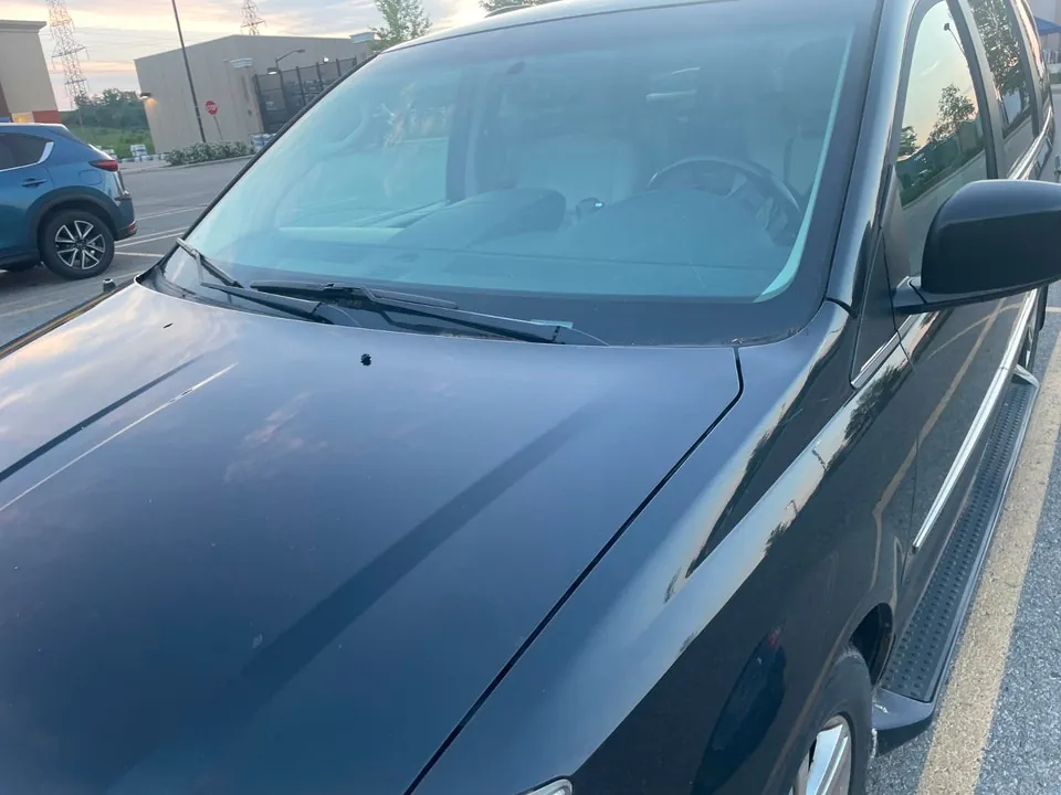 Dodge Grand Caravan 2010 photo 2