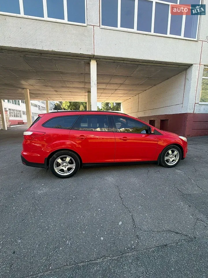 Ford Focus 2013 photo 3