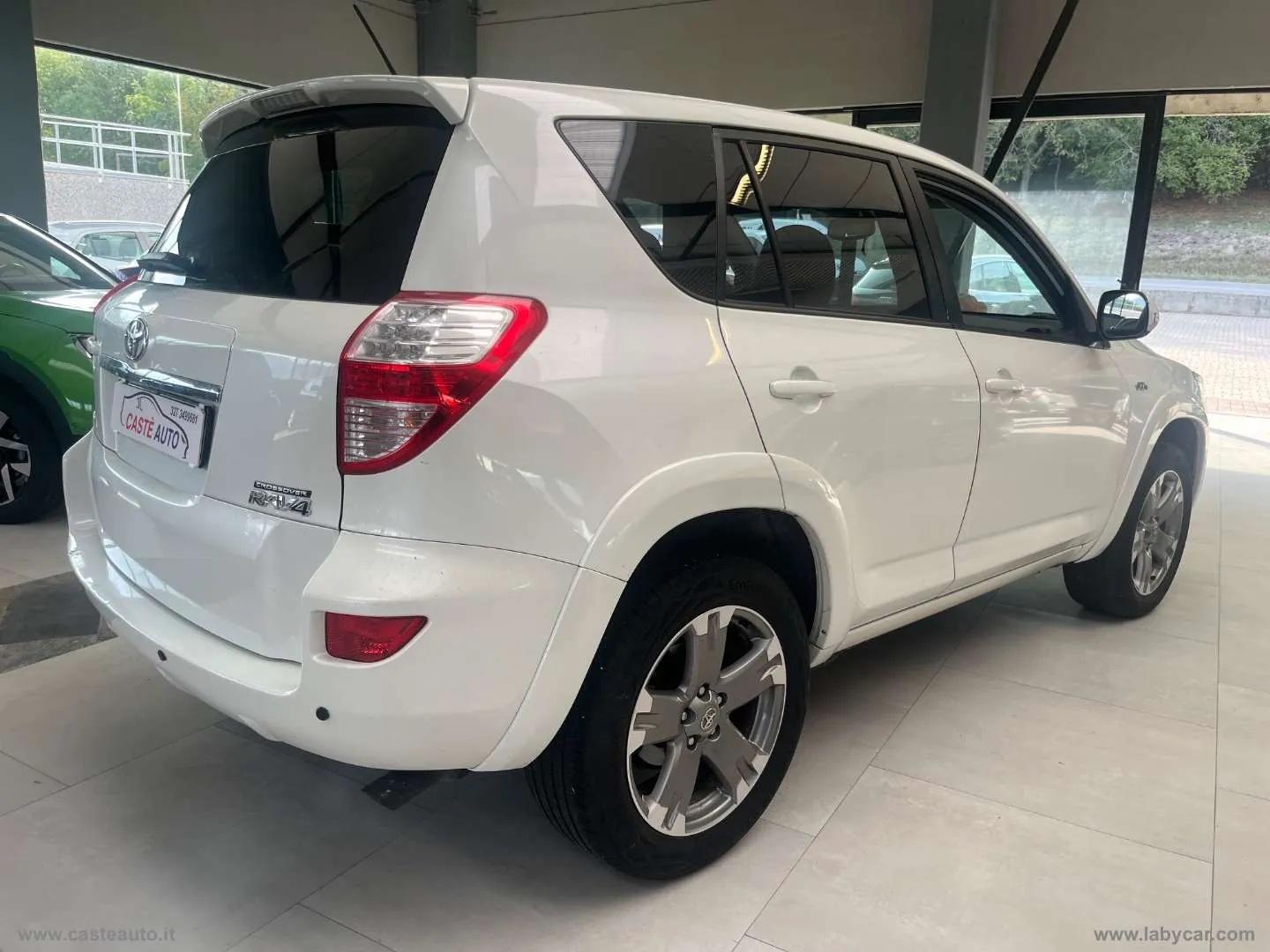 Toyota Rav4 2010 photo 4