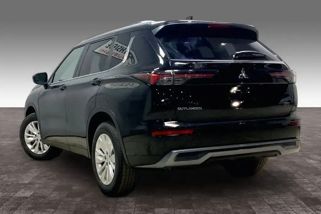 Mitsubishi Outlander 2026 photo 3