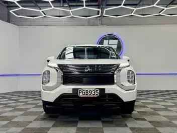 Mitsubishi Outlander 2022 photo 3