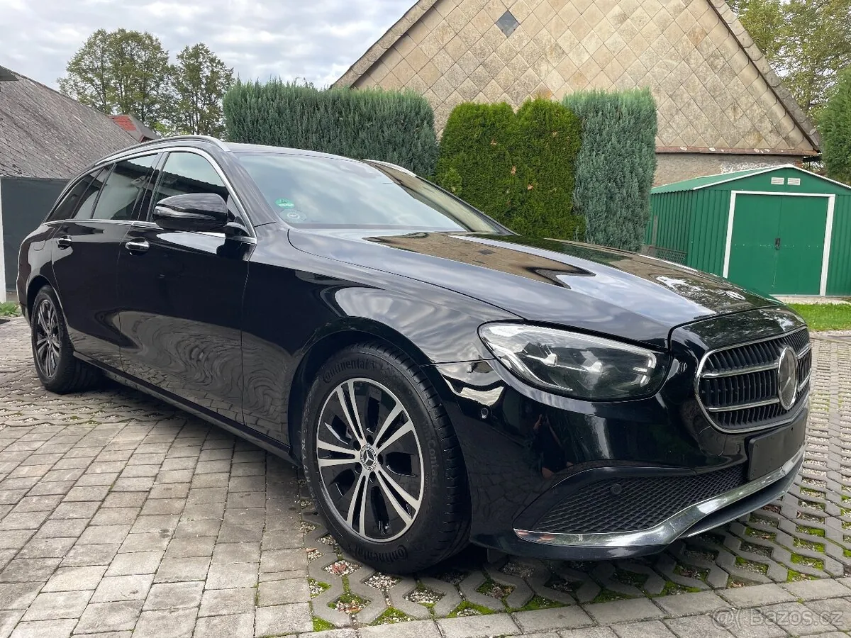 Mercedes-Benz E 220D 2023 photo 3