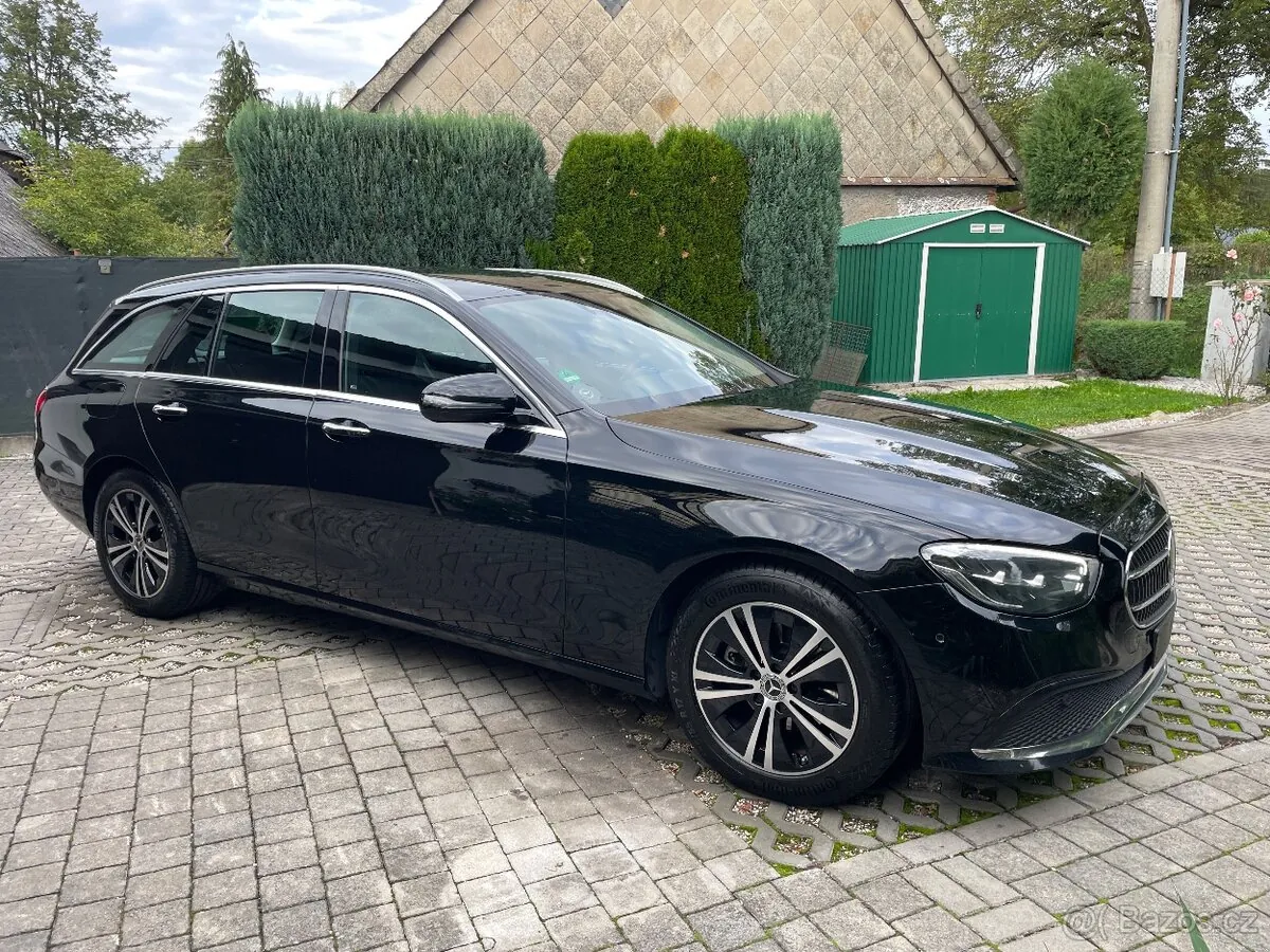 Mercedes-Benz E 220D 2023 photo 4