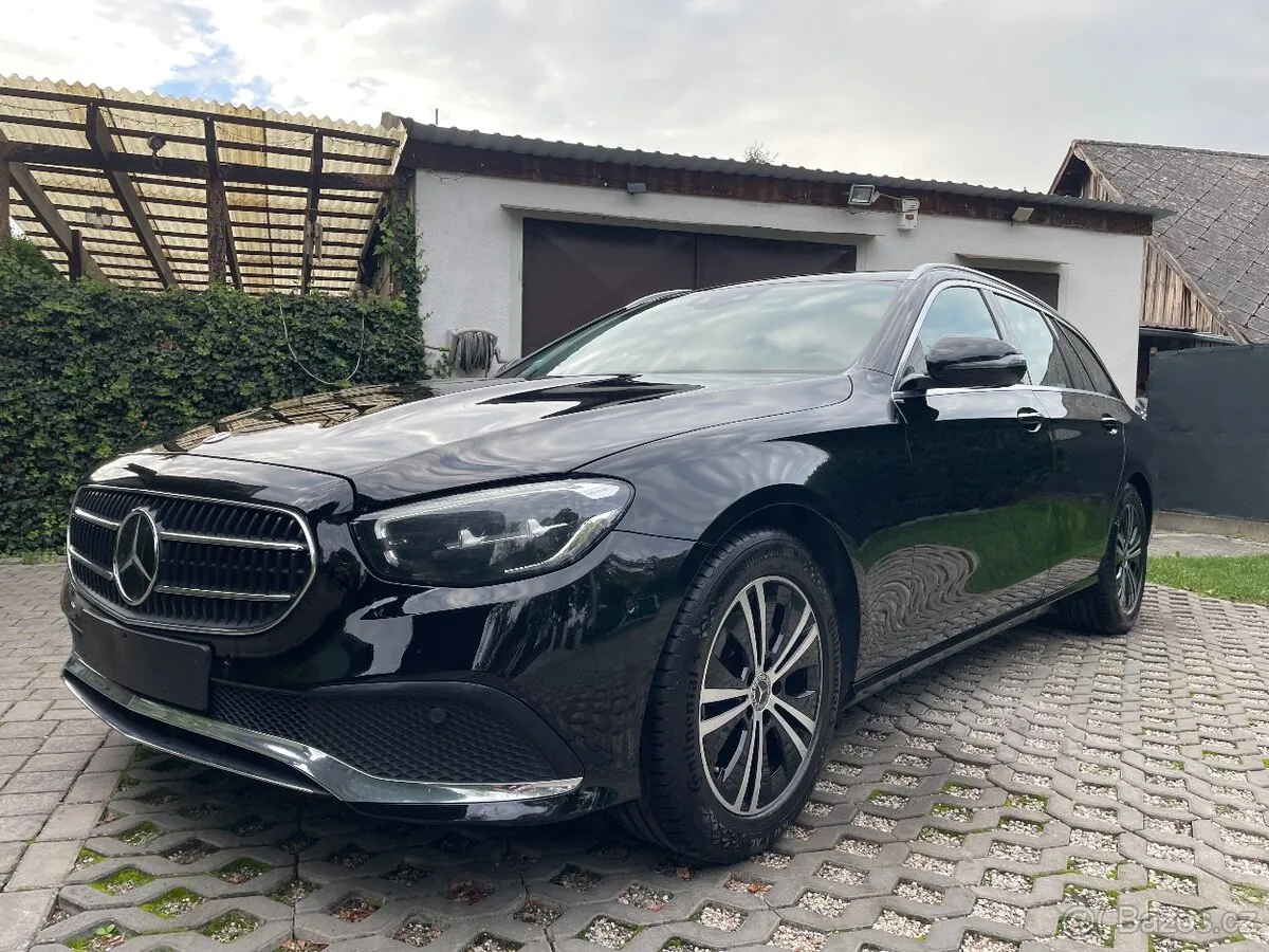 Mercedes-Benz E 220D 2023 photo 2