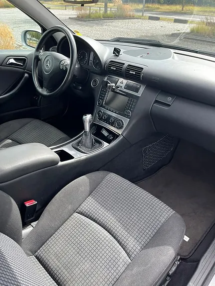 Mercedes-Benz C180 2006 photo 4