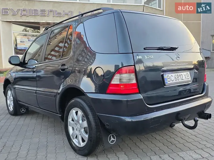 Mercedes-Benz M-Class 2000 photo 3